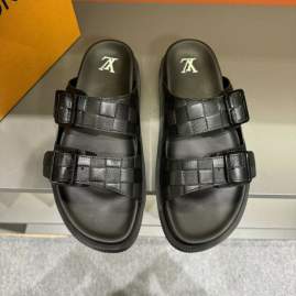 Picture of Louis Vuitton Slippers _SKULVsz38-45mnh0592708